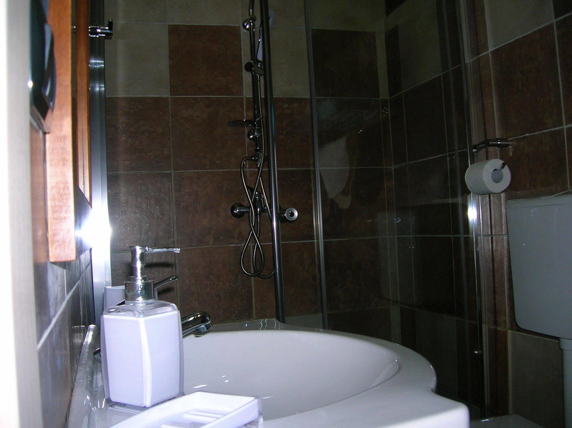 B&B Al Carotin Mantello Exterior foto